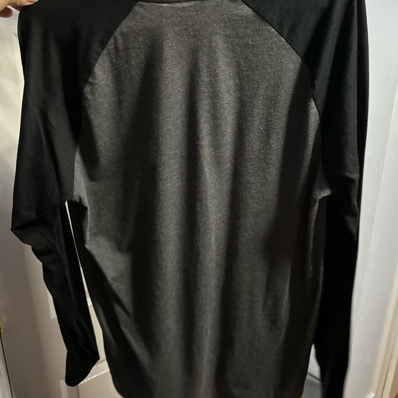 Old Navy Grey Long-Sleeve Shirt - Picture 3 of 4
